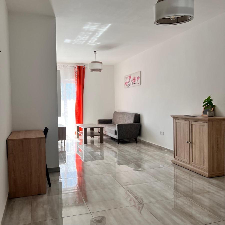 F4 Room 2, Private Room Two Single Beds Shared Bathroom Msida Eksteriør billede
