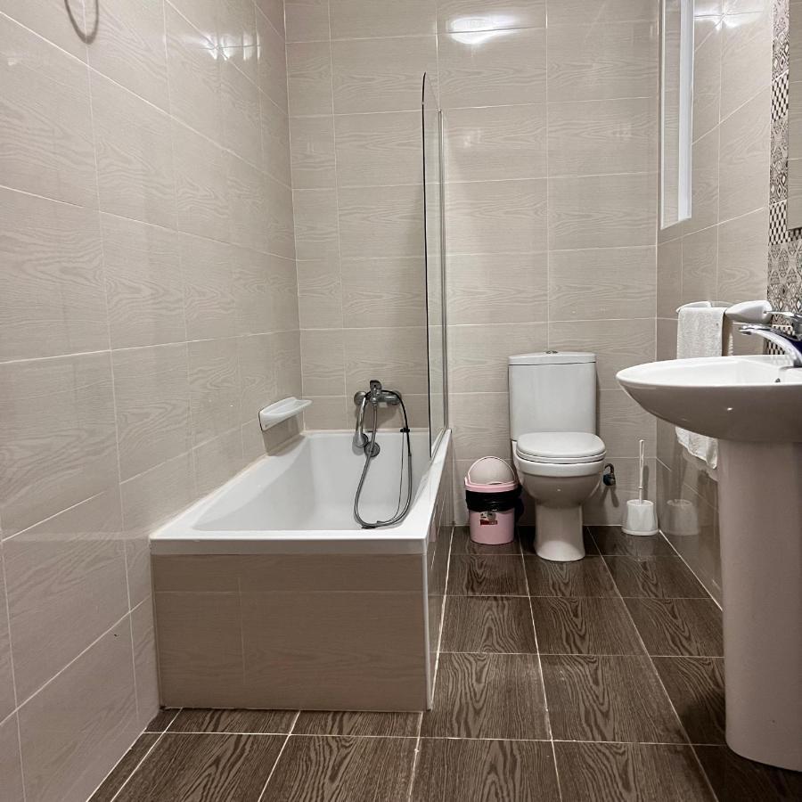 F4 Room 2, Private Room Two Single Beds Shared Bathroom Msida Eksteriør billede