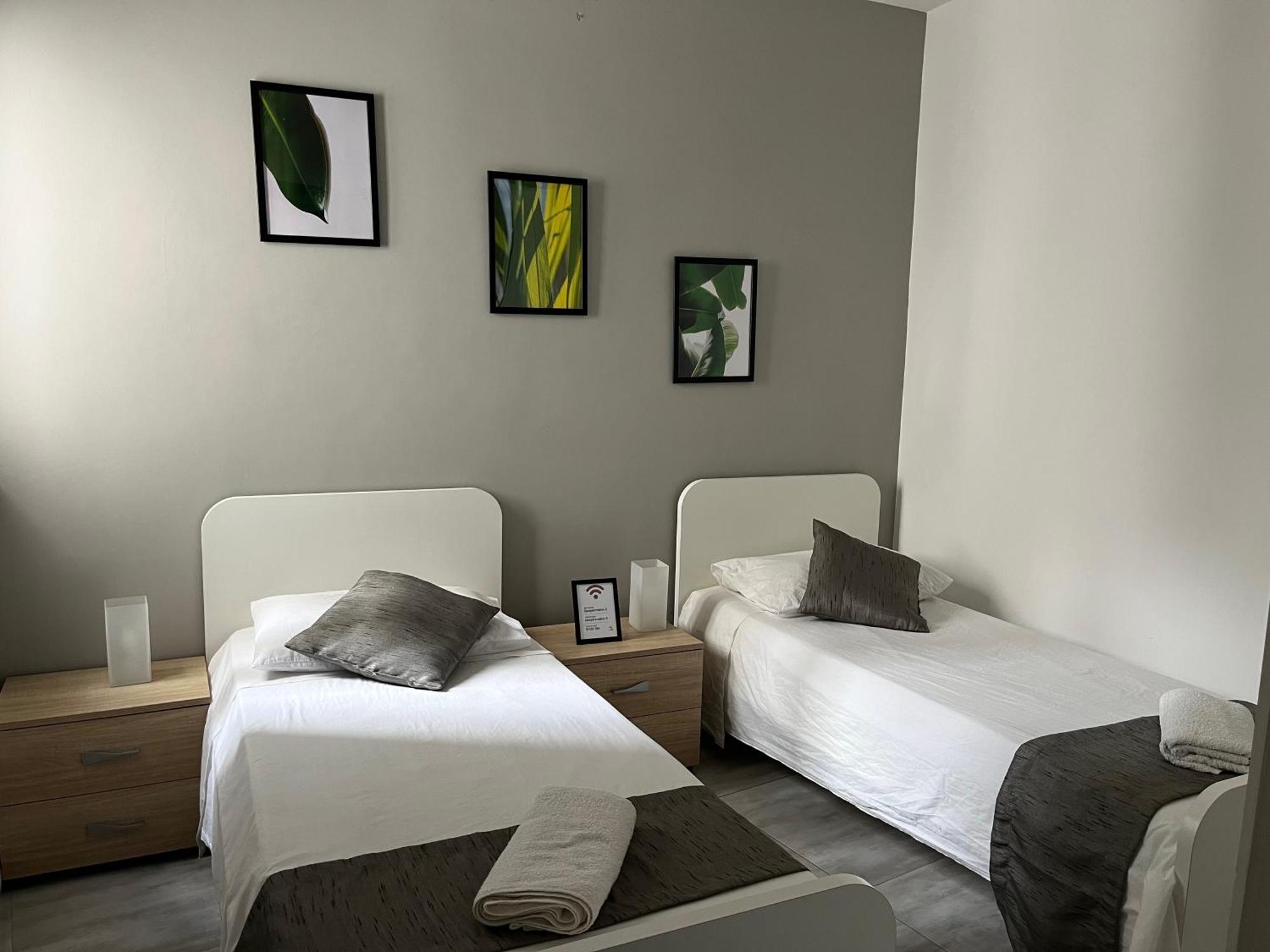 F4 Room 2, Private Room Two Single Beds Shared Bathroom Msida Eksteriør billede